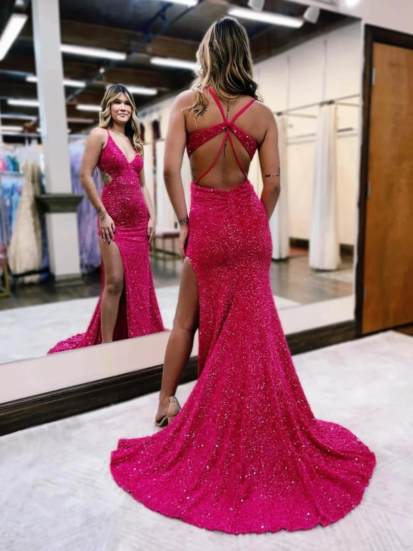 Glitter Red Mermaid V Neck Cut Out Prom Dress with Slit - Image 2