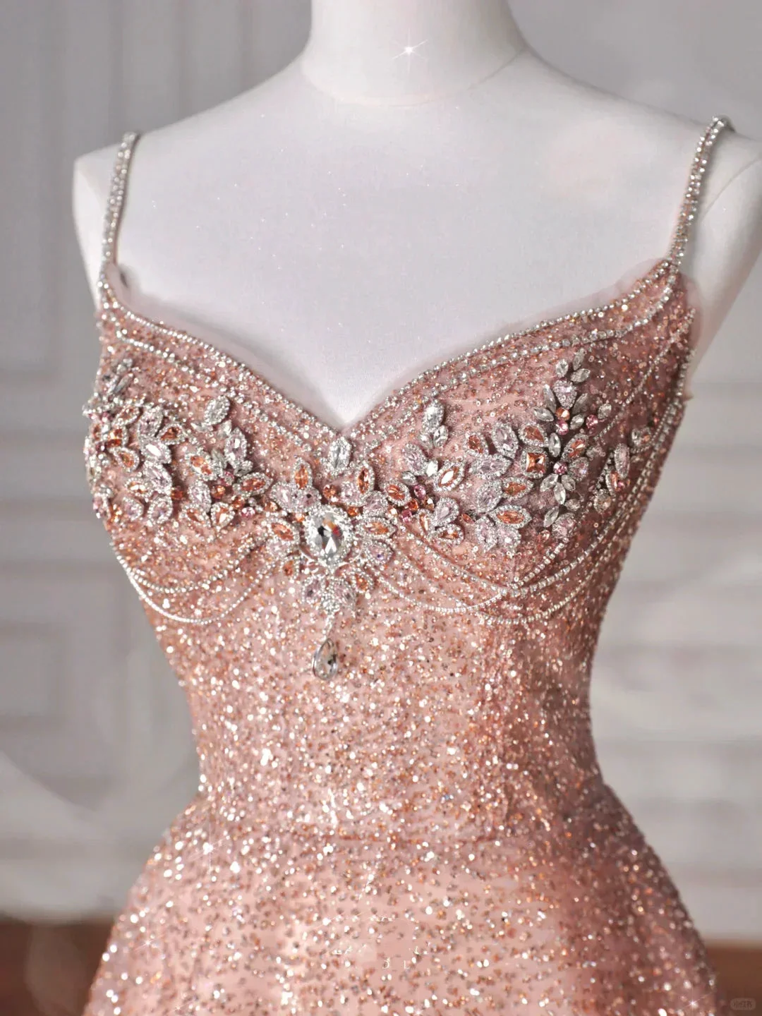 Glitter Pink Tulle Sequins Beaded Prom Dress Spaghetti Straps A Line Evening Dress Y8619 - Image 2
