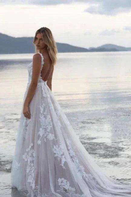 Gorgeous A-Line Lace Scoop Sleeveless White Wedding Dresses With Appliques Train - Image 2