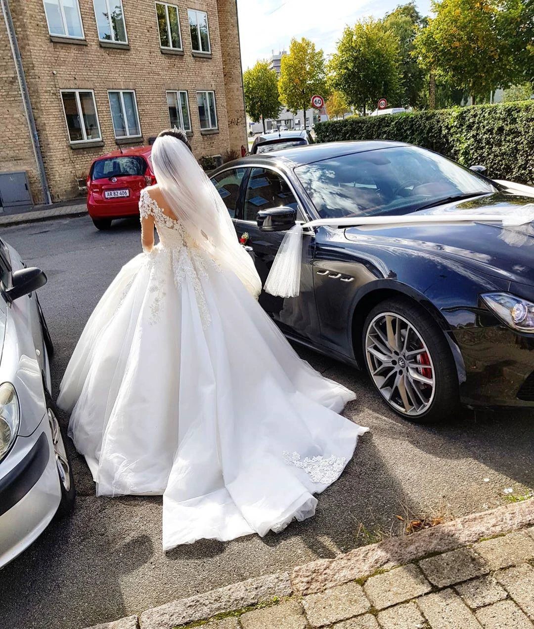 Gorgeous Long A-line Off-the-shoulder Wedding Dresses with Sleeves - Image 5