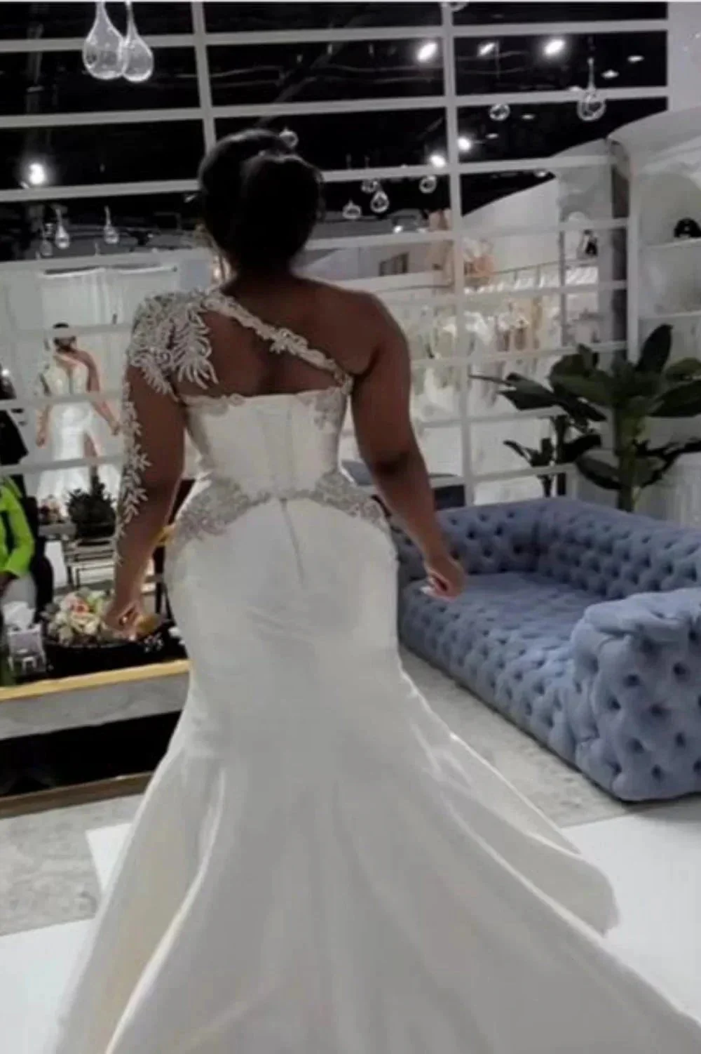 Gorgeous Long A-line Satin One Shoulder Beading Appliques Lace Wedding Dress with Slit - Image 5