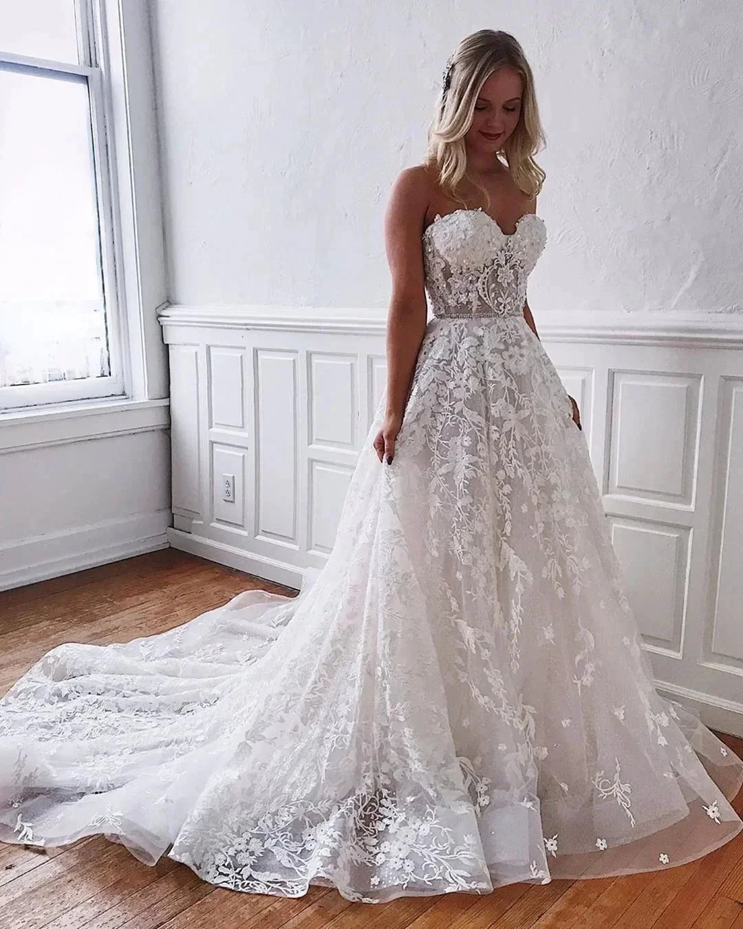 Gorgeous Long A-line Sweetheart Lace Wedding Dress - Image 4