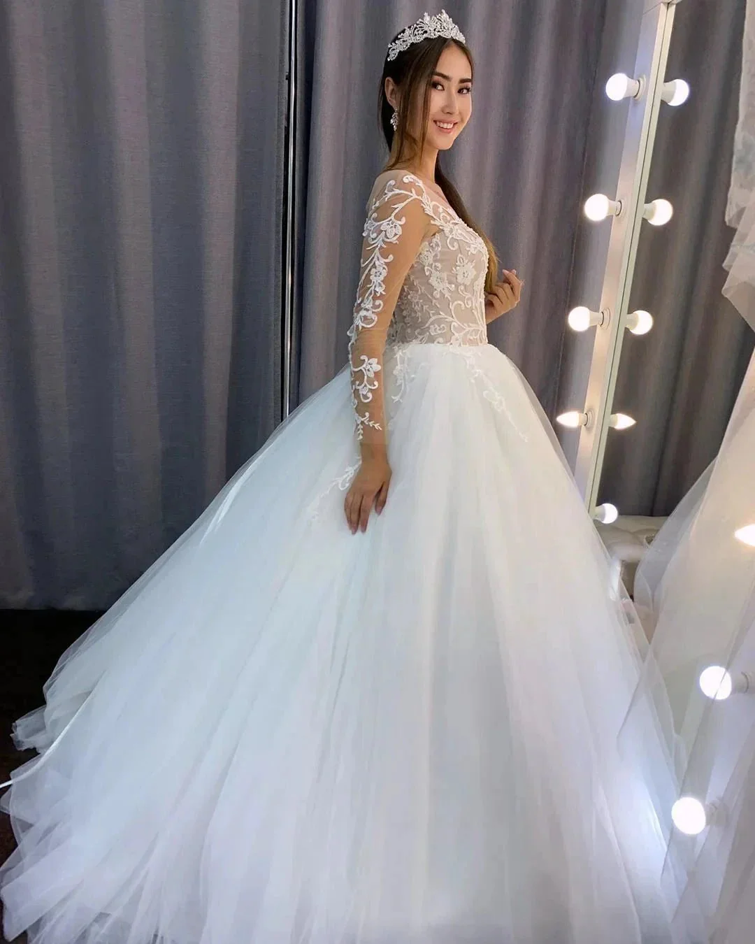 Gorgeous Long A-line Tulle Lace Wedding Dress with Sleeves - Image 2
