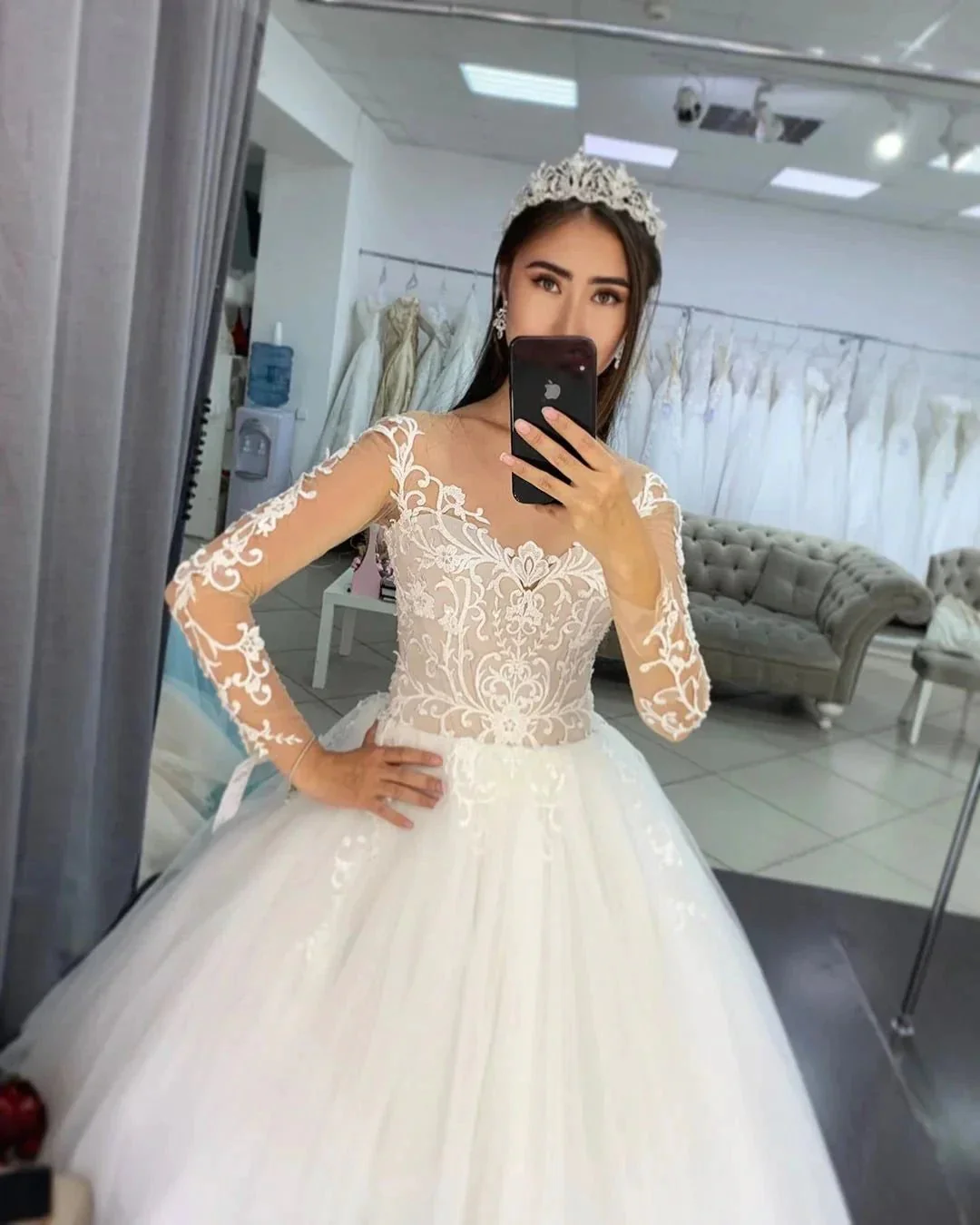 Gorgeous Long A-line Tulle Lace Wedding Dress with Sleeves - Image 4