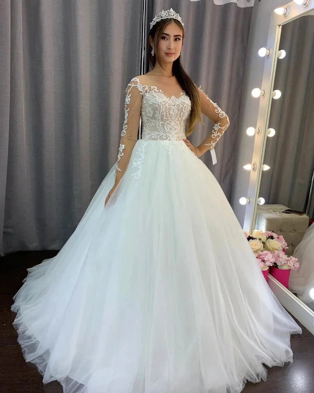 Gorgeous Long A-line Tulle Lace Wedding Dress with Sleeves - Image 5