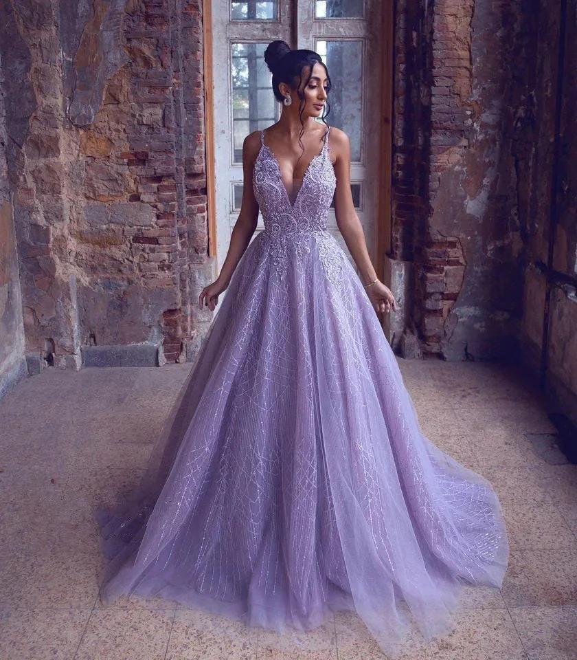 Gorgeous Long A-Line Tulle V-neck Appliques Lace Backless Prom Dress - Image 2