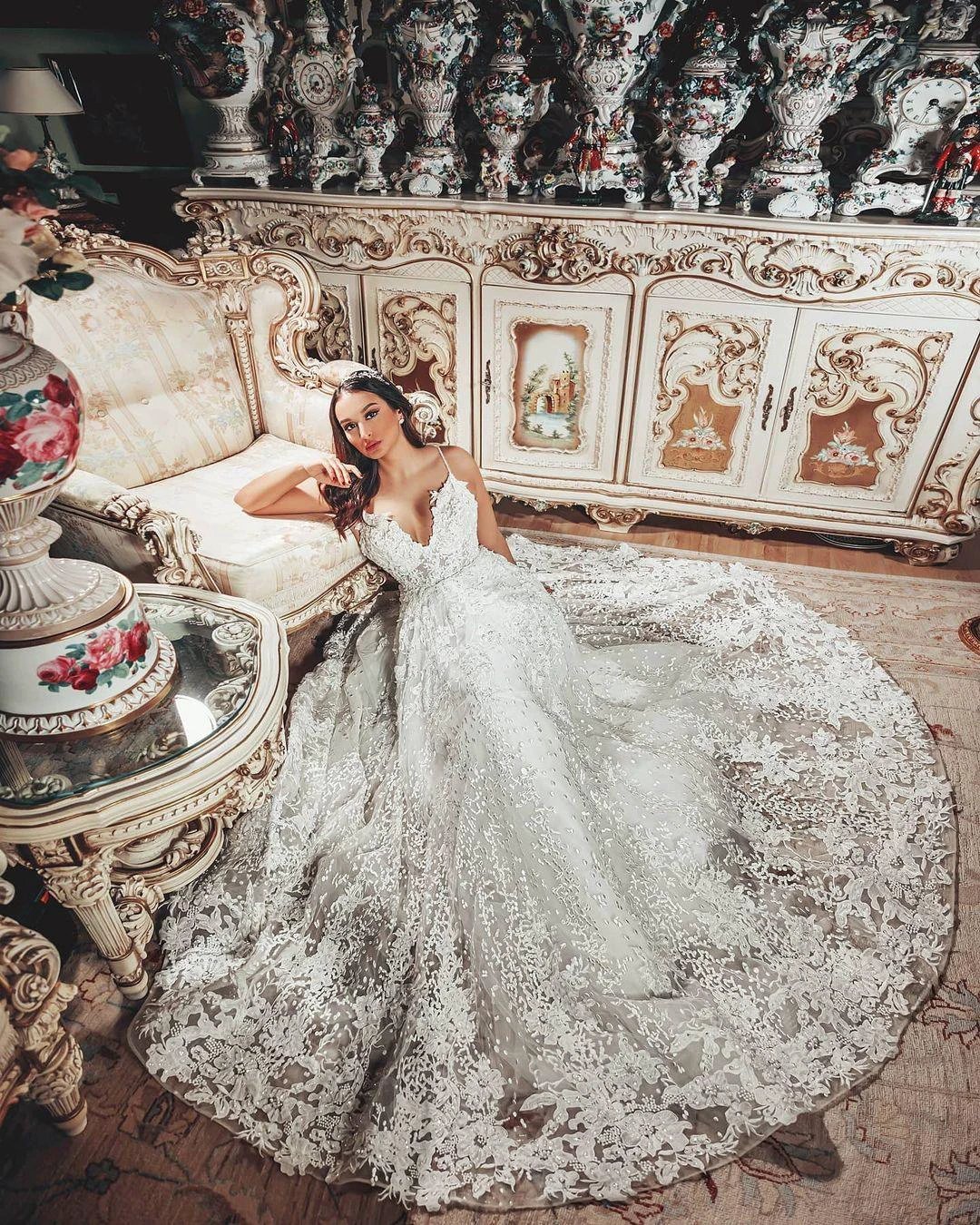Gorgeous Long A-line V-neck 3D Floral Lace Wedding Dress - Image 5