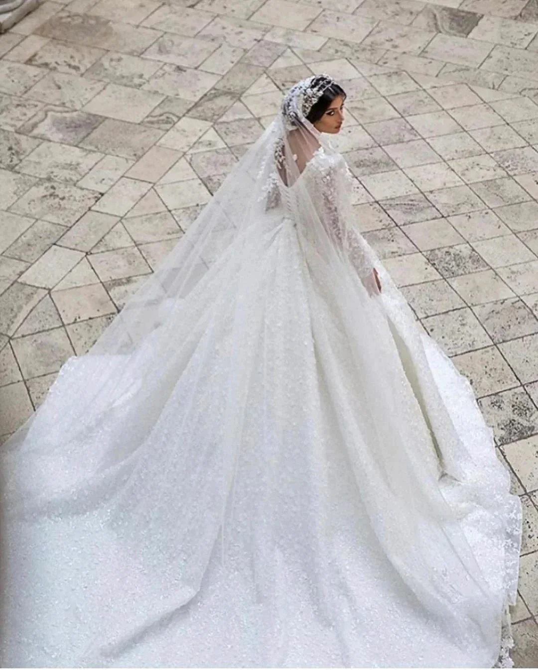 Gorgeous Long A-Line V-neck Appliques Lace Wedding Dress with Sleeves - Image 2
