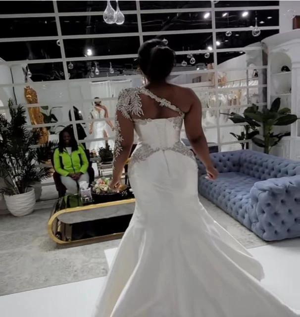 Gorgeous Long A-line One Shoulder Beading Wedding Dress With Slit - Image 4