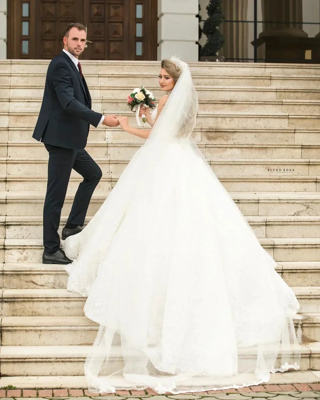 Gorgeous Long Princess V-neck Tulle Lace Wedding Dress - Image 2