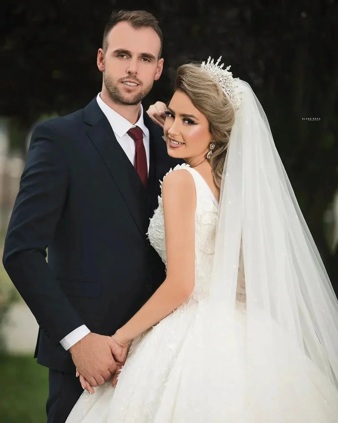 Gorgeous Long Princess V-neck Tulle Lace Wedding Dress - Image 3