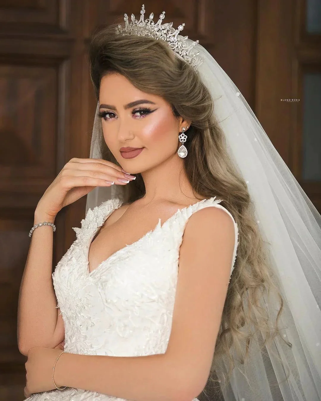 Gorgeous Long Princess V-neck Tulle Lace Wedding Dress - Image 6