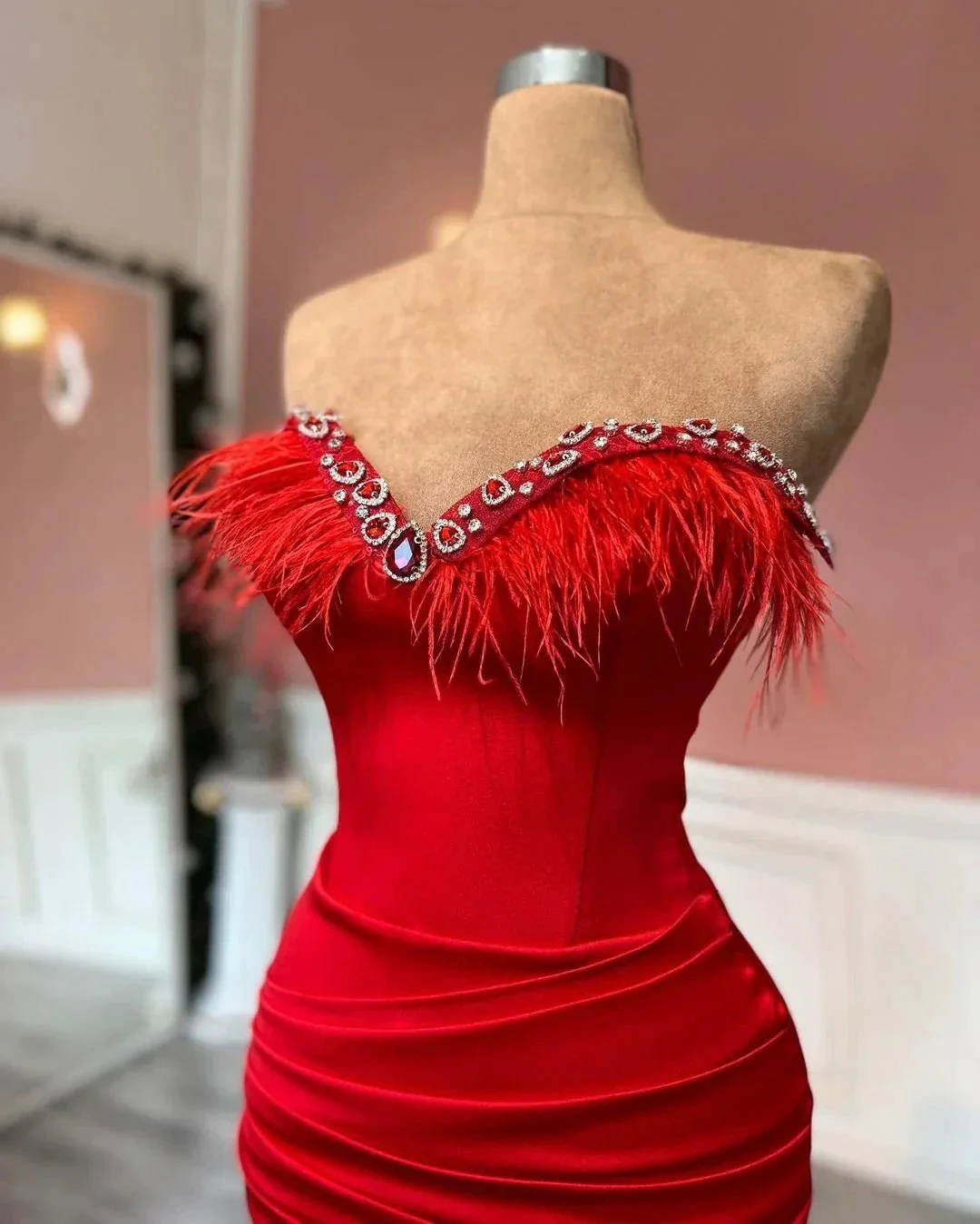 Gorgeous Long Red Column Sweetheart Jewels Prom Dress With Feathers - Image 2