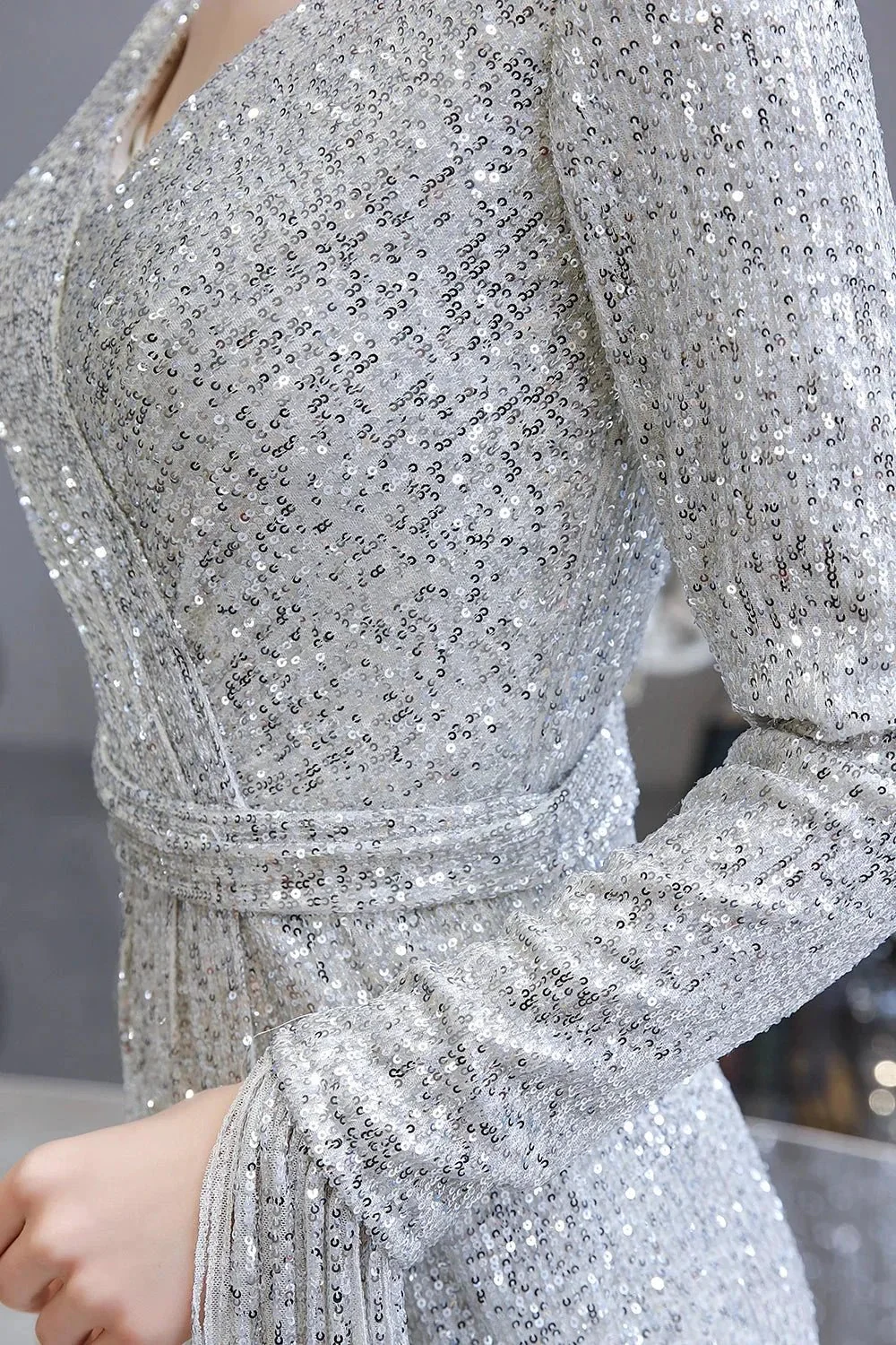 Gorgeous Sequins Long Sleeve V-Neck Mermaid Evening Gowns - Image 7