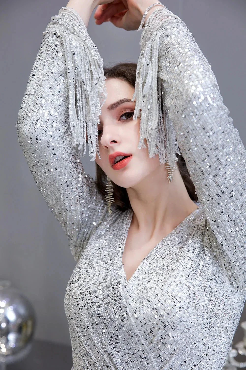 Gorgeous Sequins Long Sleeve V-Neck Mermaid Evening Gowns - Image 9
