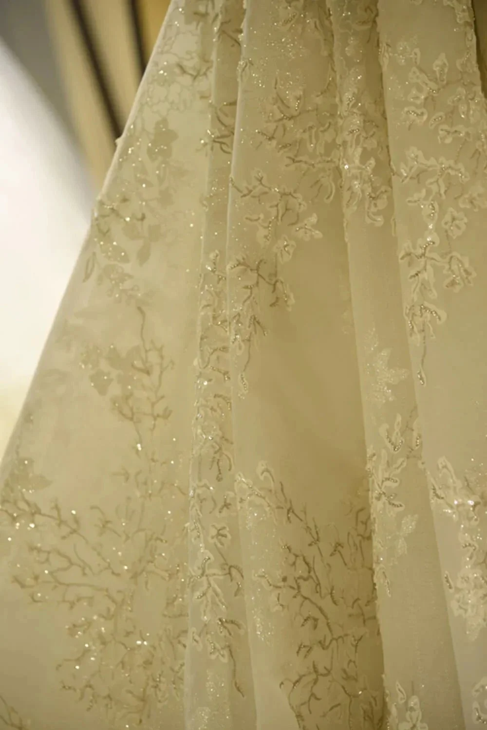 Gorgeous Short Sleeve Lace Tulle Princess Ivory Wedding Dress - Image 5