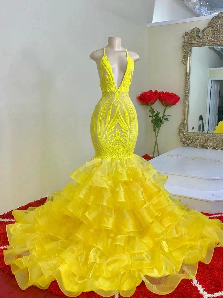 Gorgeous Yellow Spaghetti Straps V-neck Tiered Transparent Lace Mermaid Prom Dresses - Image 2