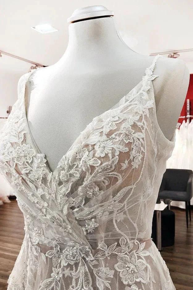 Graceful Long A-line Tulle V-neck Lace Backless Wedding Dresses - Image 4