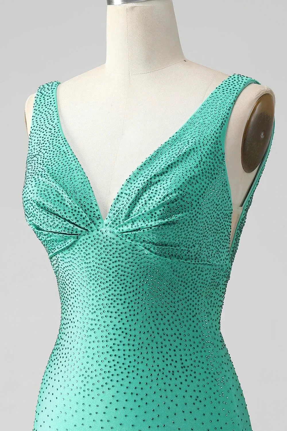Chic Bodycon V Neck Backless Short Green Homecoming Dress with Beading - Image 6