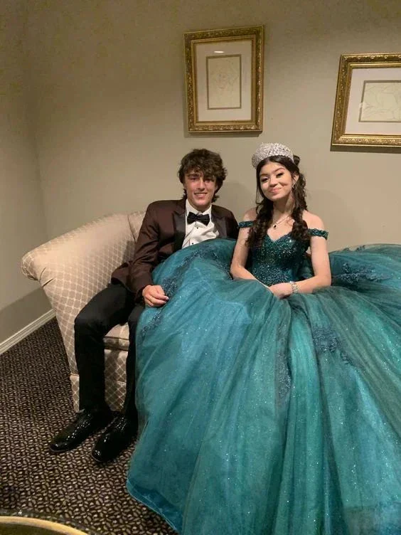 Green Off The Shoulder Ball Gown Quinceanera Dress Y6085 - Image 2