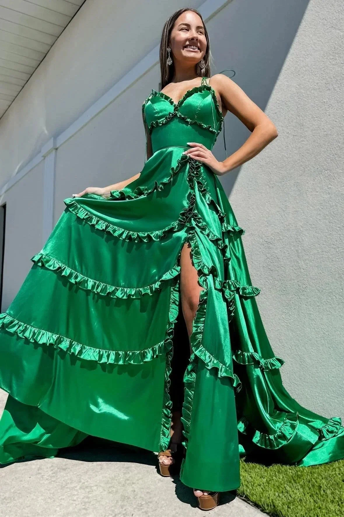 A-Line Green V-Neck Backless Ruffle Prom Dresses with Slit - Image 4