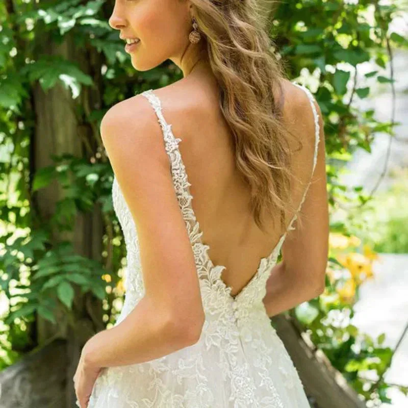 Haute Couture Elegant White Tulle Backless Spaghetti Strap Sweep Train V-Neck Backless A-LINE Embroidery Wedding Dress - Image 2