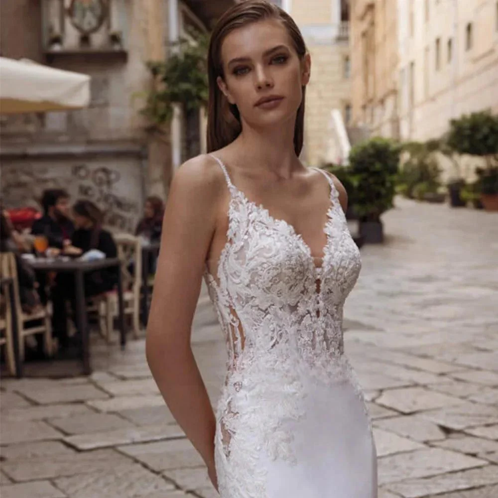 High Quality Spaghetti Straps Wedding Dresses V-Neck Backless Bride Gowns Lace Appliques Sweep Train Mermaid Vestido De Noiva - Image 2