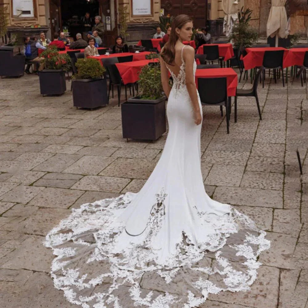 High Quality Spaghetti Straps Wedding Dresses V-Neck Backless Bride Gowns Lace Appliques Sweep Train Mermaid Vestido De Noiva - Image 3