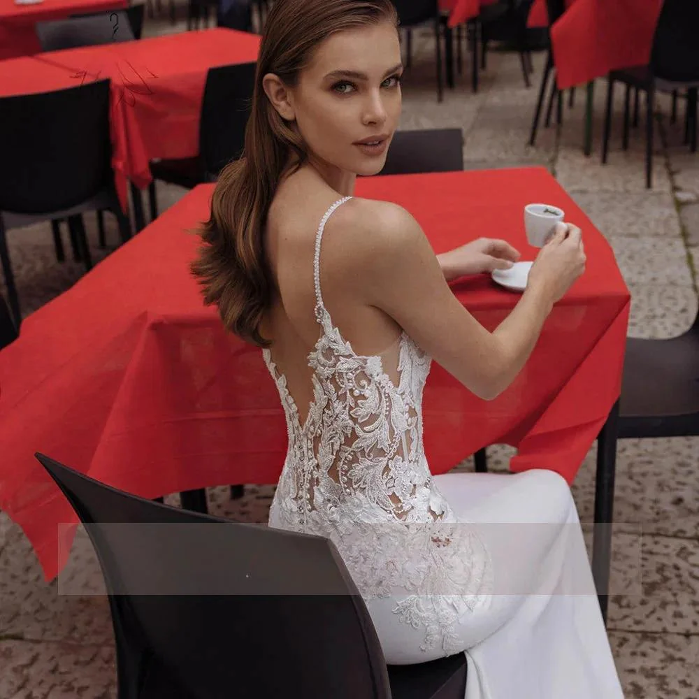 High Quality Spaghetti Straps Wedding Dresses V-Neck Backless Bride Gowns Lace Appliques Sweep Train Mermaid Vestido De Noiva - Image 4