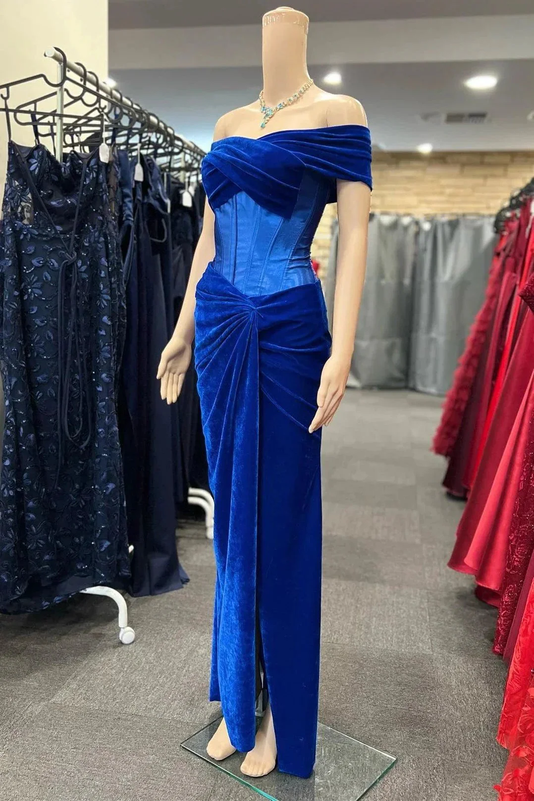Holla | Royal Blue Velvet Off-the-Shoulder Twist-Knot Sheath Formal Gown - Image 3