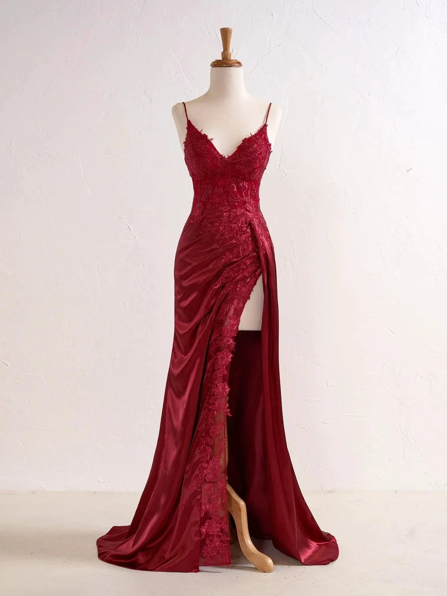 Beatrice |Sheath Black Long Appliques Prom Dress - Image 4