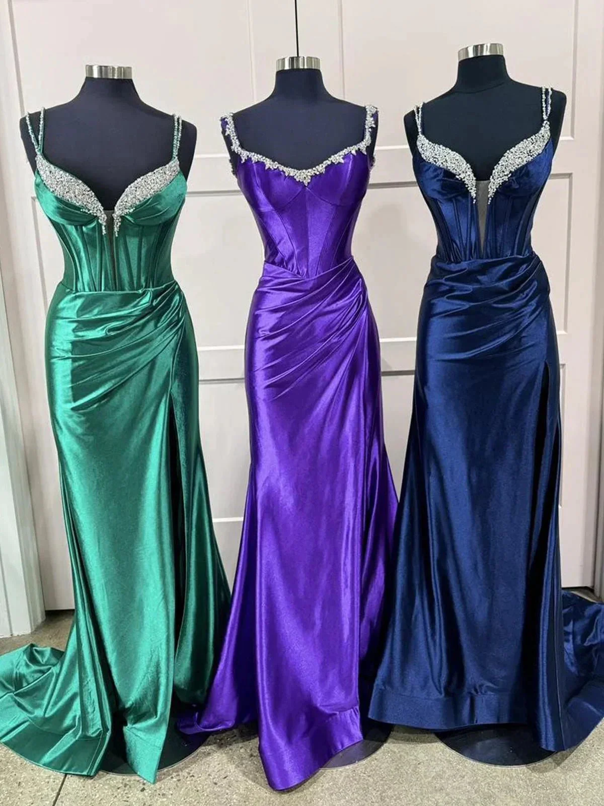 Ingris |  Fuchsia Mermaid V Neck Satin Long Prom Dresses with Beading - Image 6