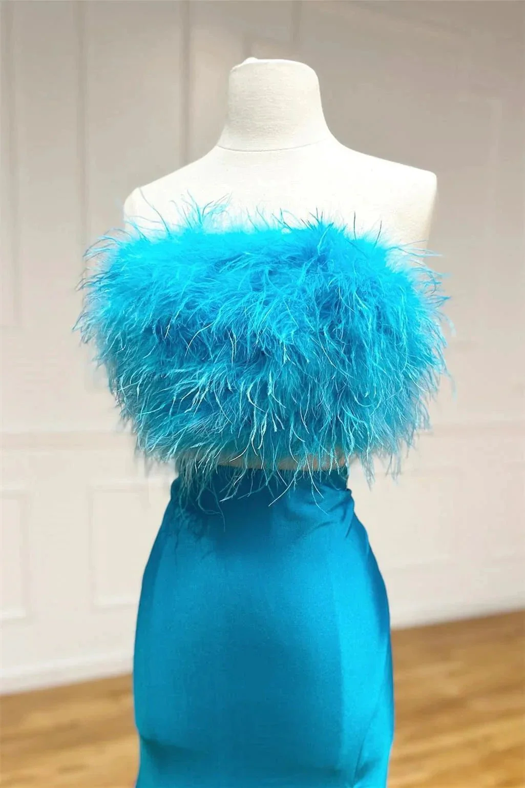 Vicki | Jade Two-Piece Feathers Strapless Satin Long Prom Dress with Slit - Image 2