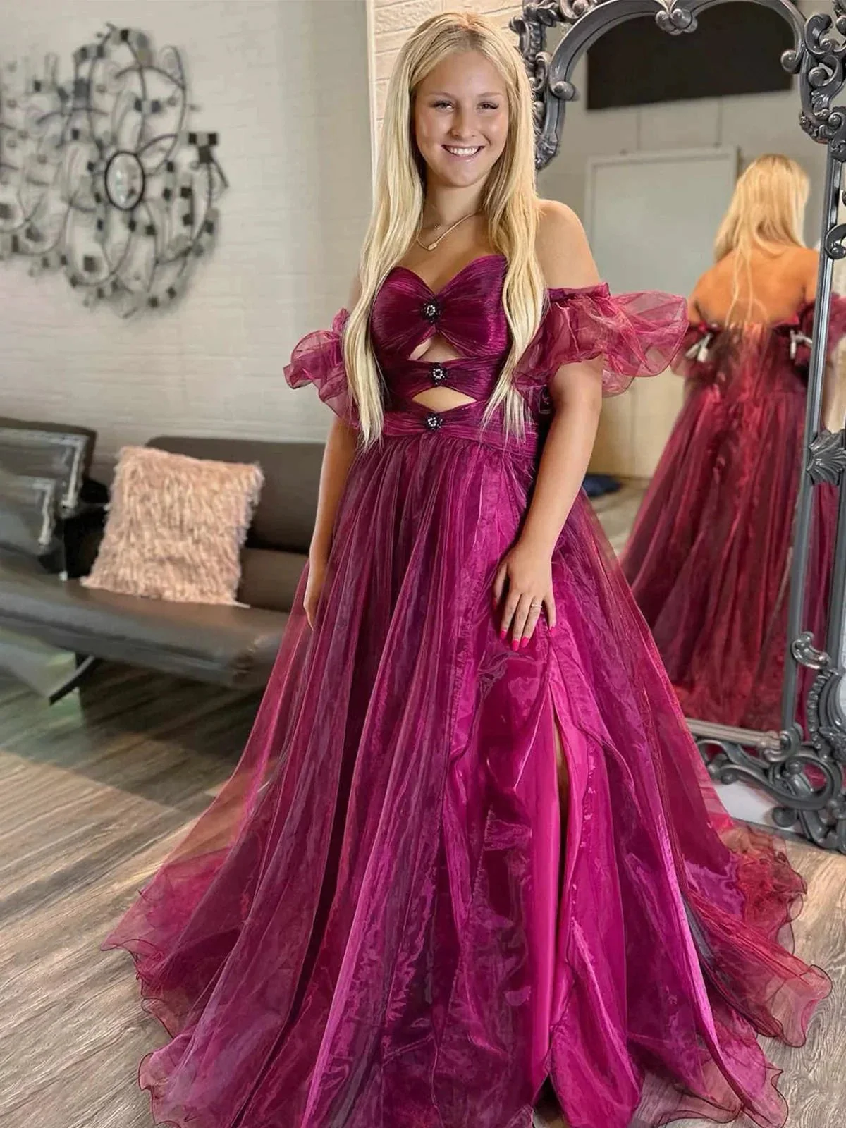 Keilani | Royal Blue Strapless Keyhole Balloon Sleeves Long Prom Dress - Image 6