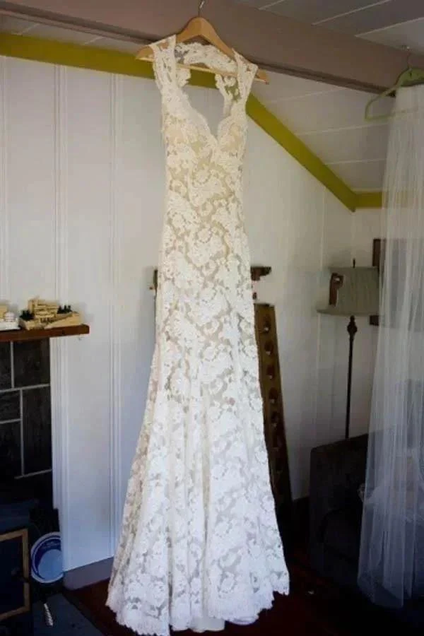 Keyhole Back Floor-Length Sheath Lace Wedding Dress WD095 - Image 2