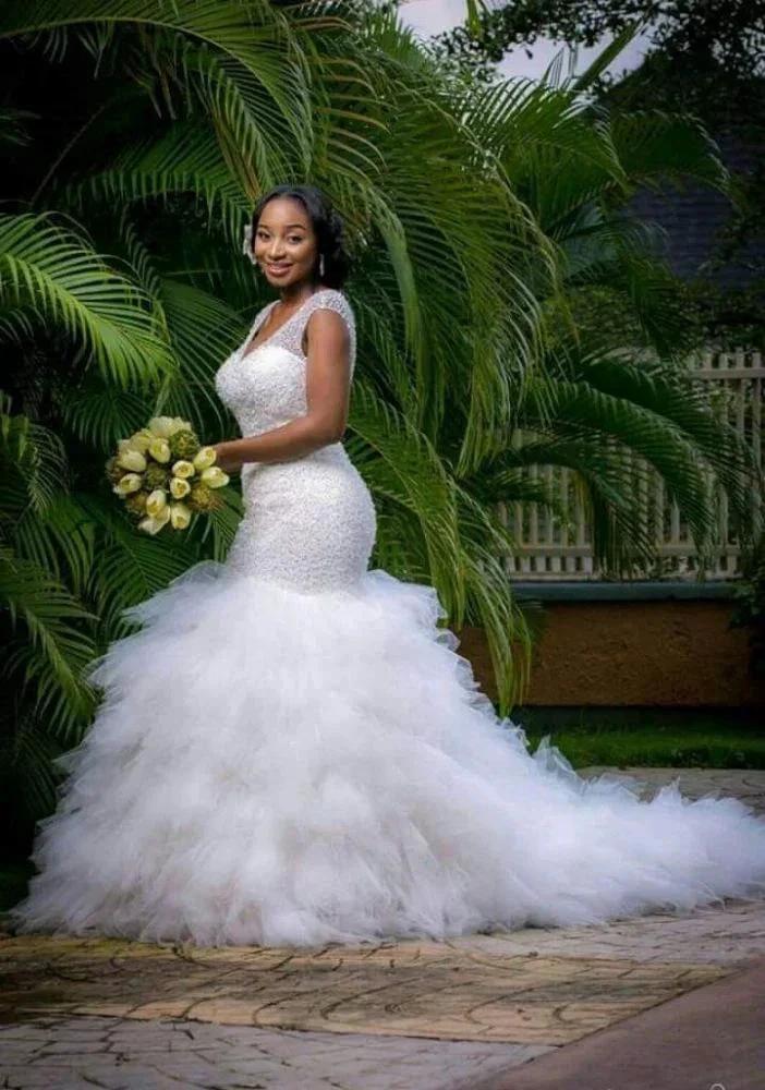 Beautiful Mermaid V-Neck Wedding Dress Sleeveless Beading Bridal Gown - Image 2