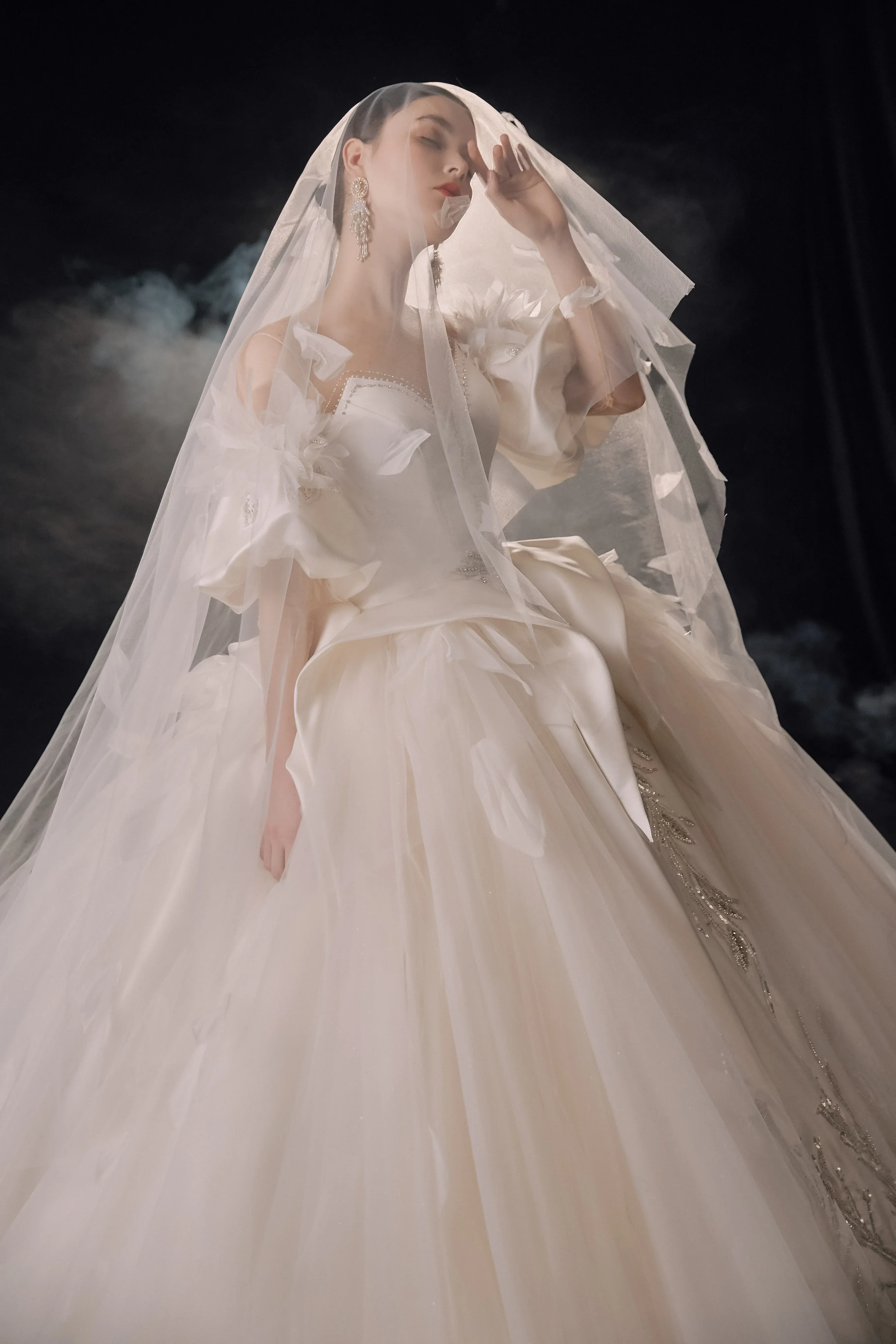 Lavish Sweetheart Ball Gown Satin Puff Sleeve Feather Trim Beaded Wedding Dress with Flowing Train E-302 - Image 5