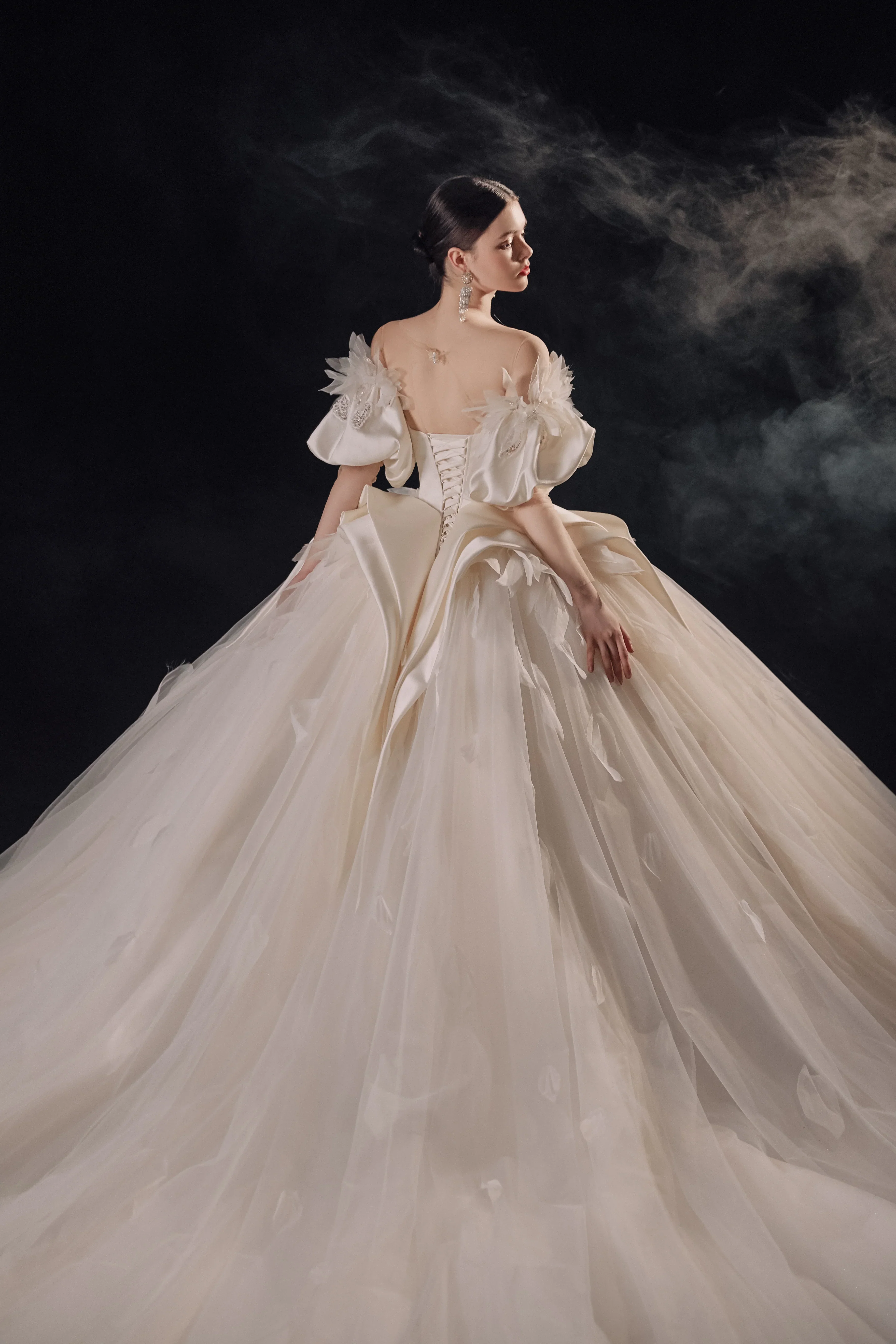 Lavish Sweetheart Ball Gown Satin Puff Sleeve Feather Trim Beaded Wedding Dress with Flowing Train E-302 - Image 8