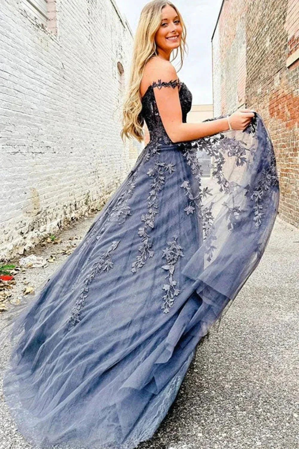 Mariana |A-line Sweetheart Lace Tulle Prom Dress with Slit - Image 3