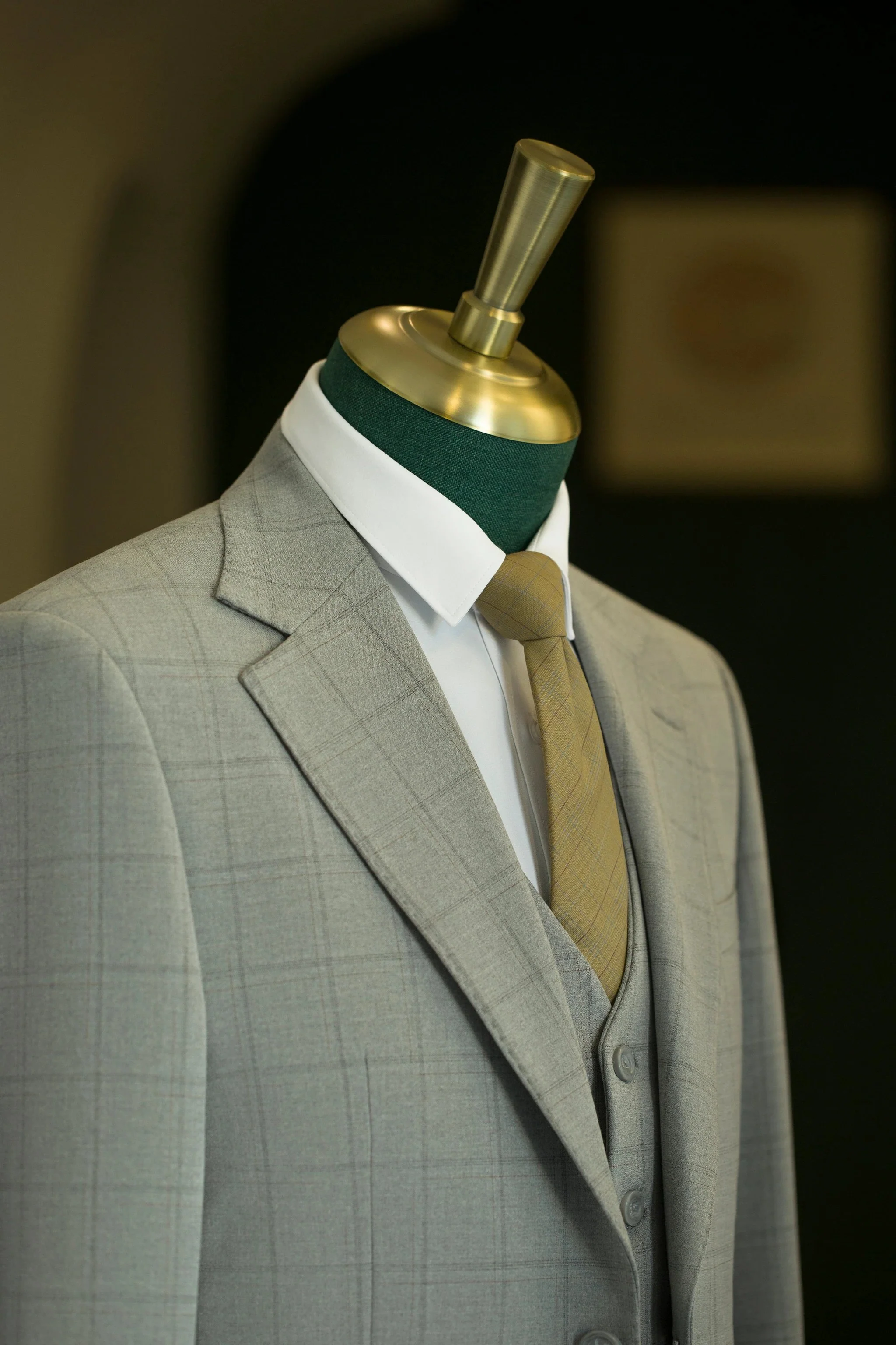 Light Grey Windowpane Wool 3 Piece Wedding Suit For Groom And Groomsmen - Image 2
