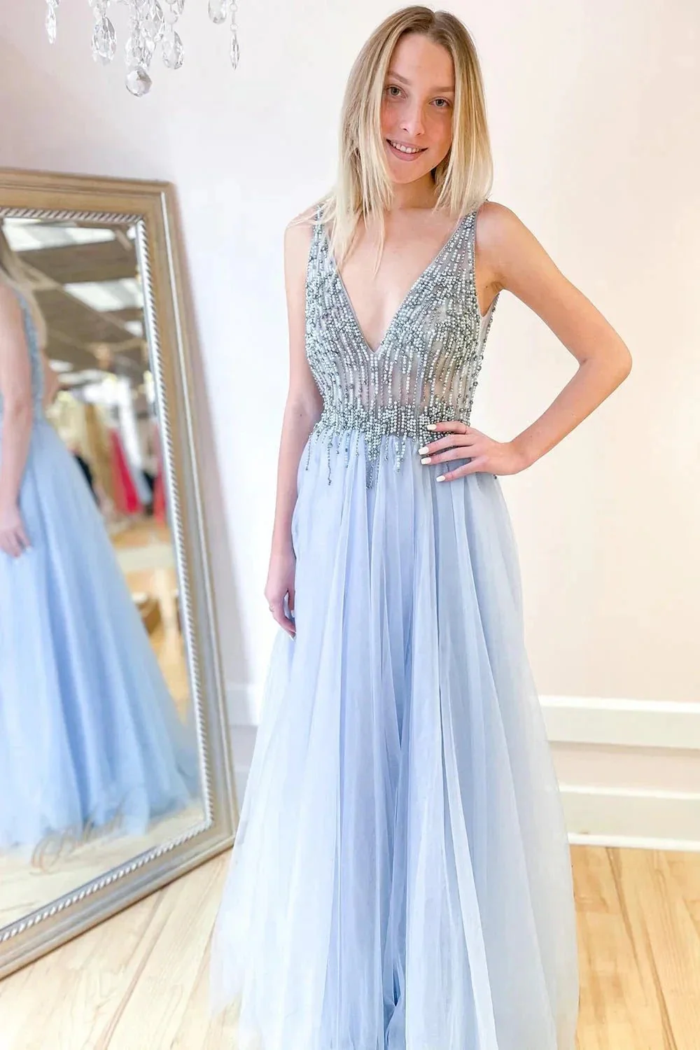 Long A-line Deep V-neck Beading Tulle Open Back Prom Dress With Slit - Image 3