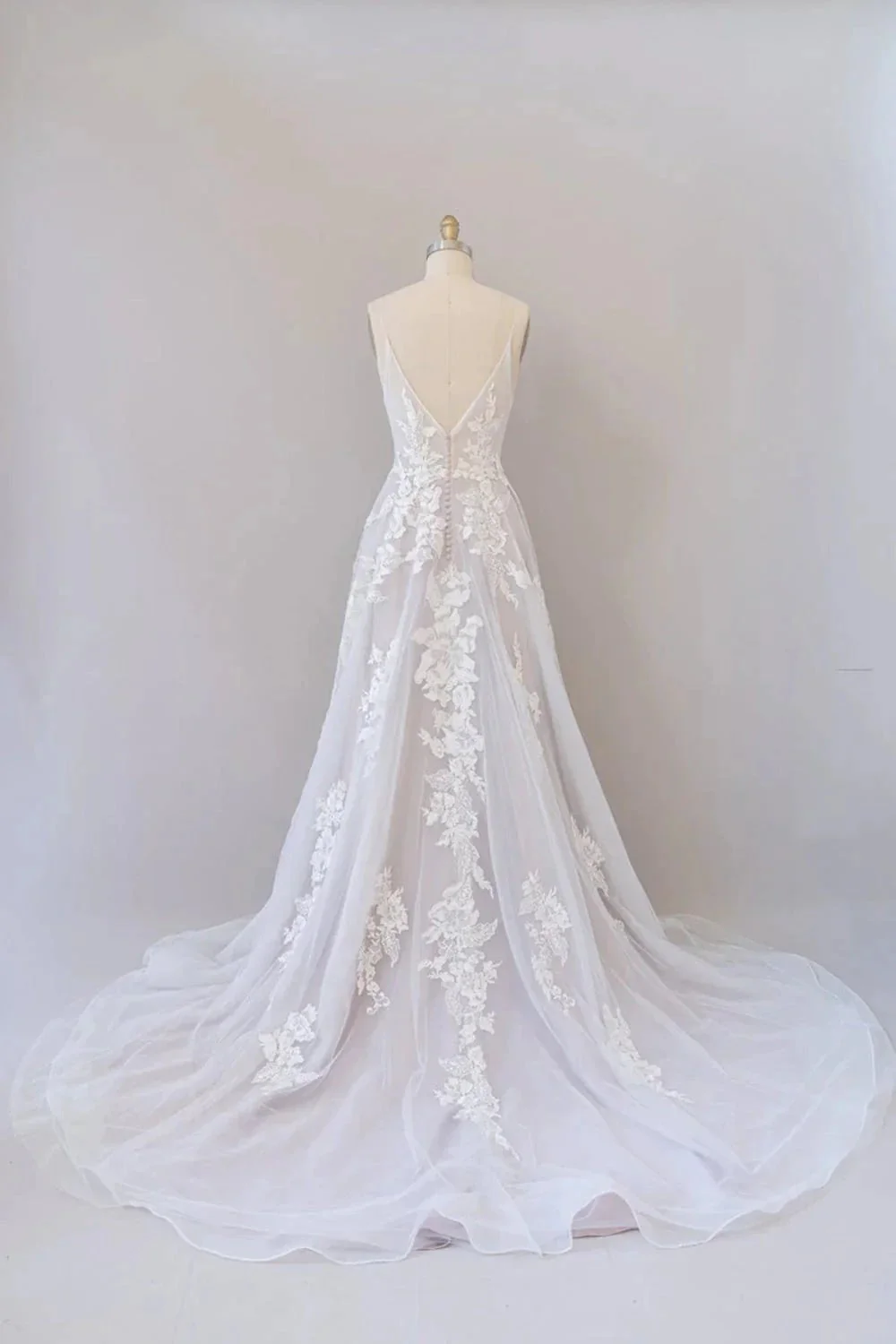 Long A-line Spaghetti Strap Lace Appliques Tulle Backless Wedding Dress - Image 2
