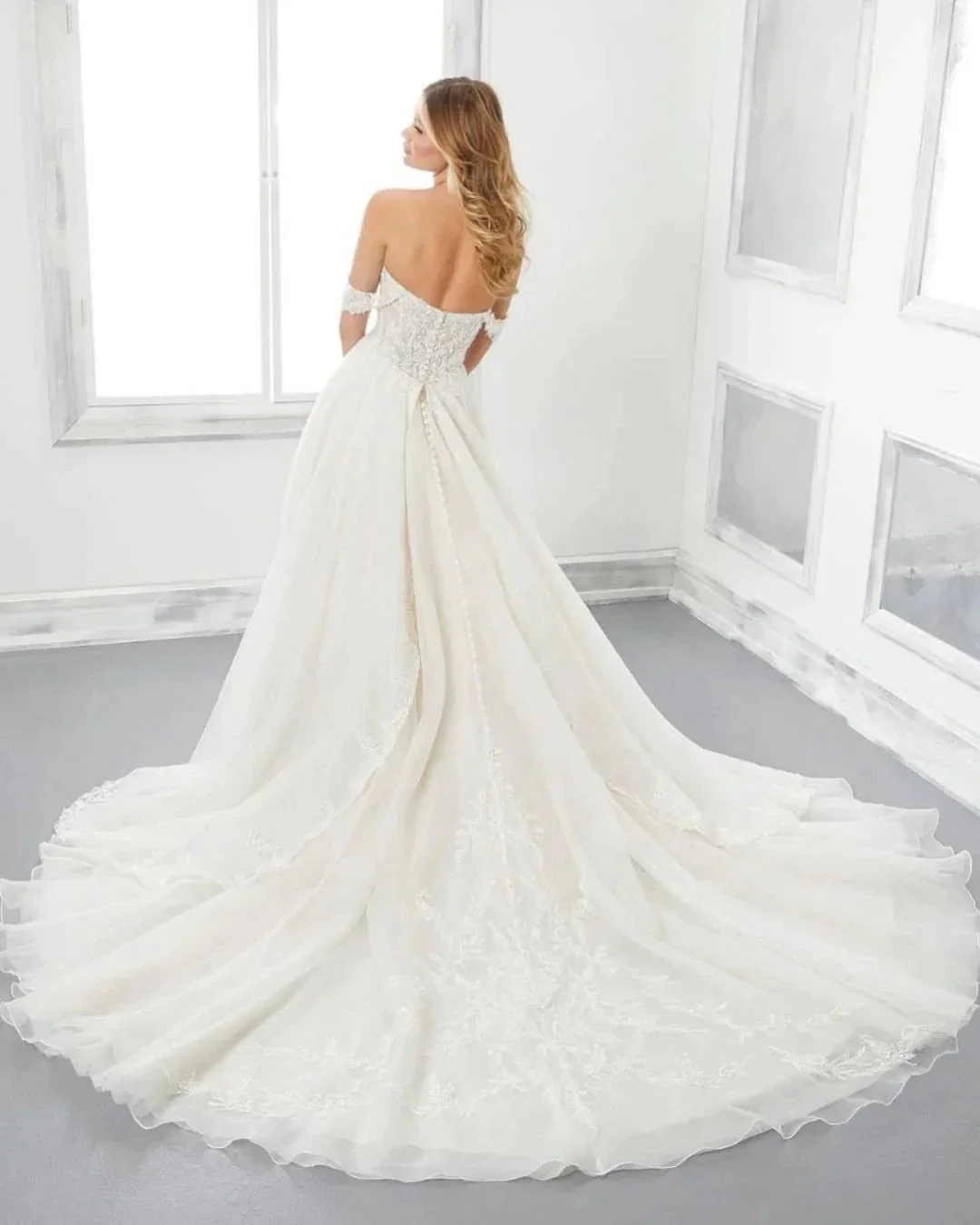 Long A-Line Sweetheart Off-the-Shoulder Backless Wedding Dress With Appliques Lace - Image 2