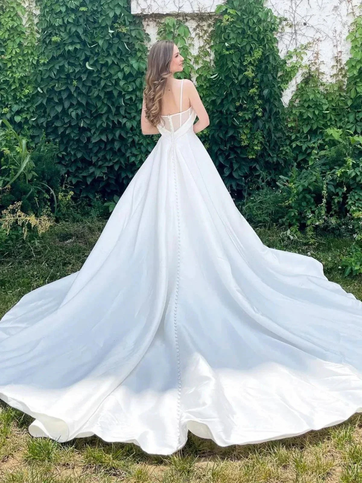 Long A-line Sweetheart Satin Wedding Dress Open Back Bridal Gowns with Pockets - Image 2