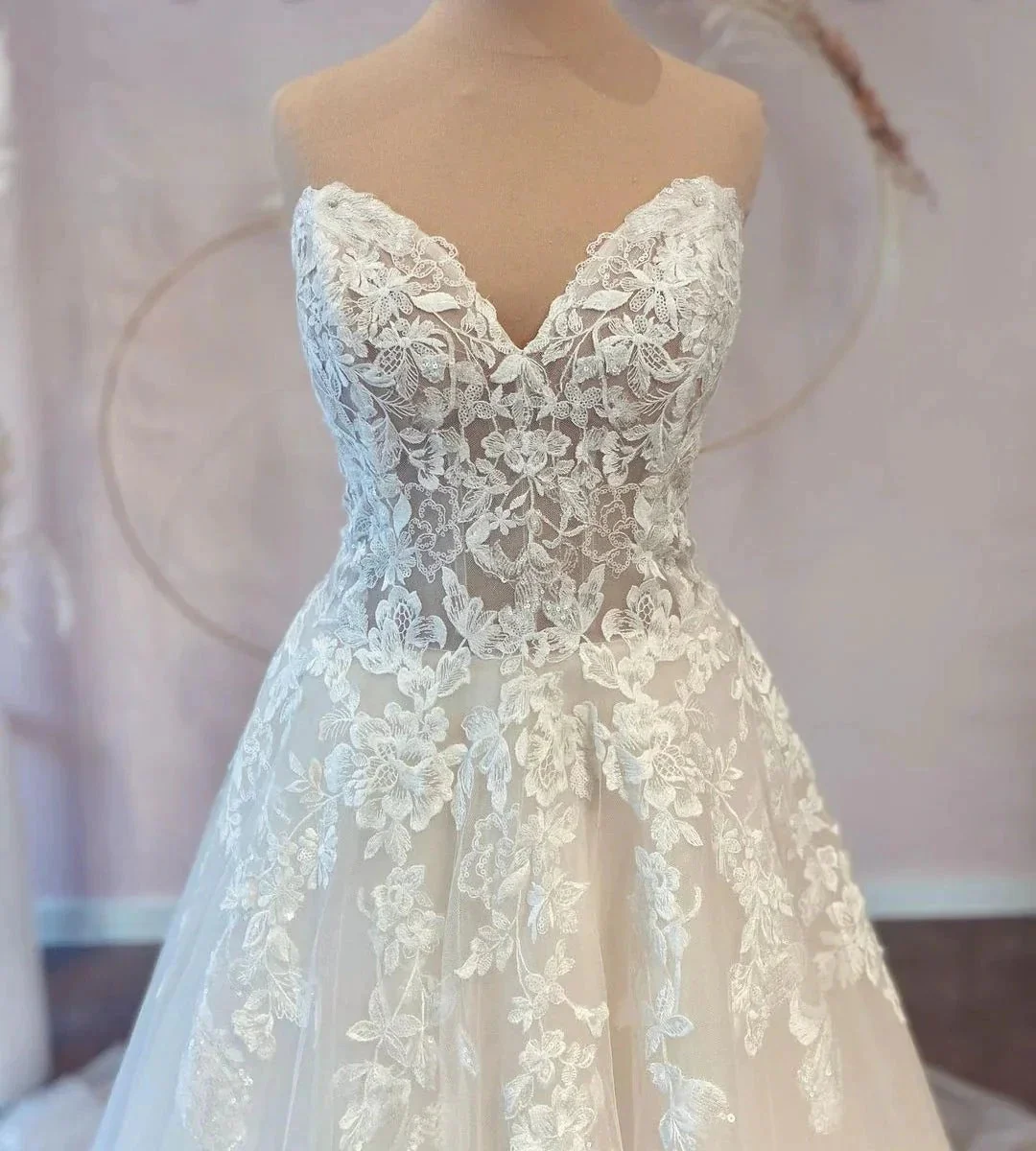 Long A-line Sweetheart Tulle Wedding Dress with Lace - Image 3