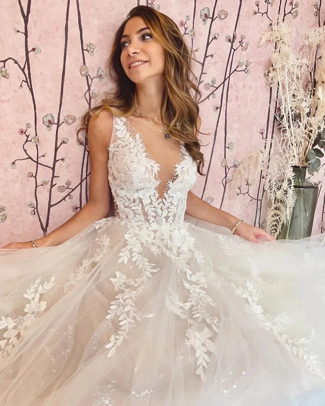 Long A-Line V-neck Appliques Lace Tulle Backless Wedding Dress - Image 4