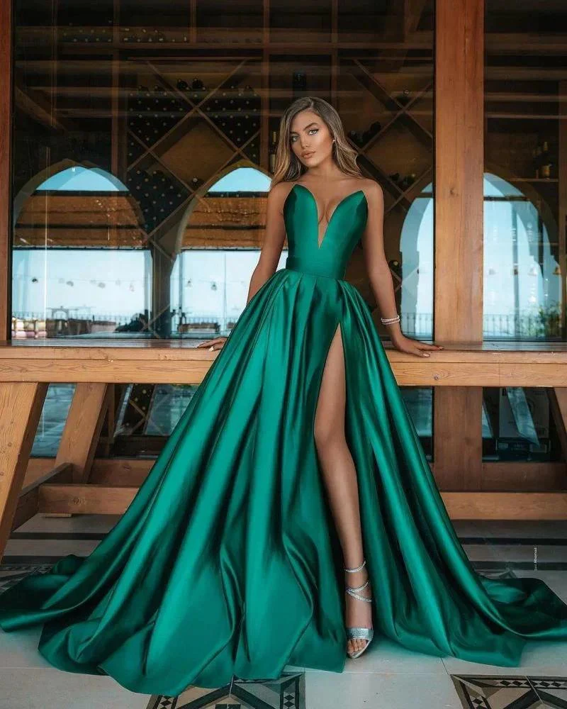 Long A-line V-neck Emerald Green Prom Dress With Slit - Image 2