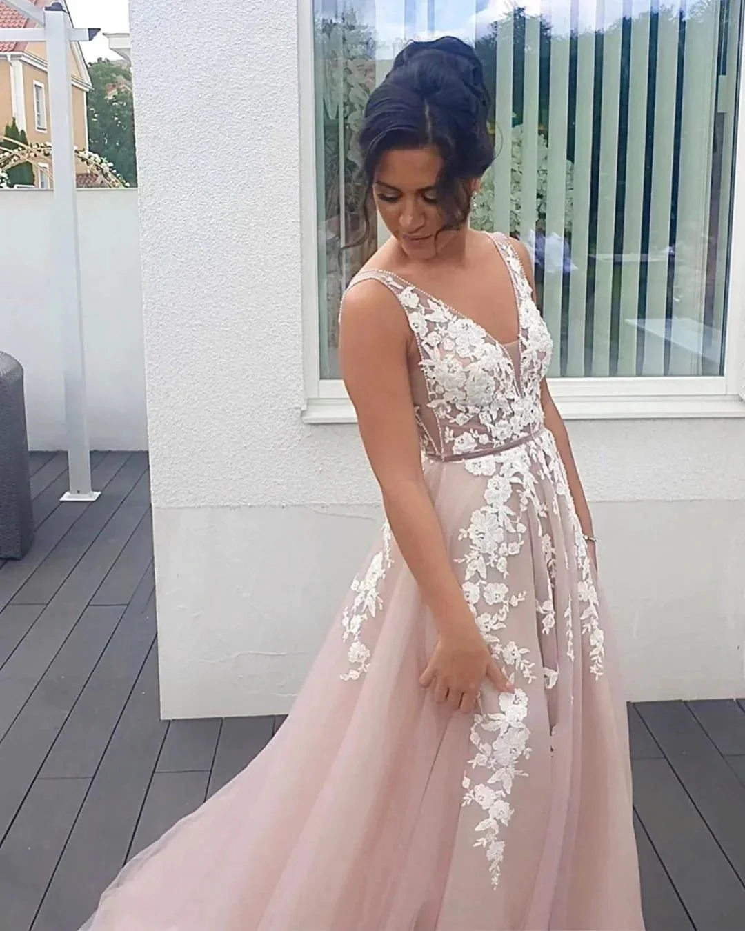 Long A-line V-neck Spaghetti Straps Backless Appliques Lace Tulle Prom Dress - Image 3