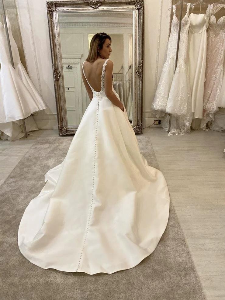 Long A-Line V-neck Spaghetti Straps Backless Wedding Dress With Pockets - Image 4