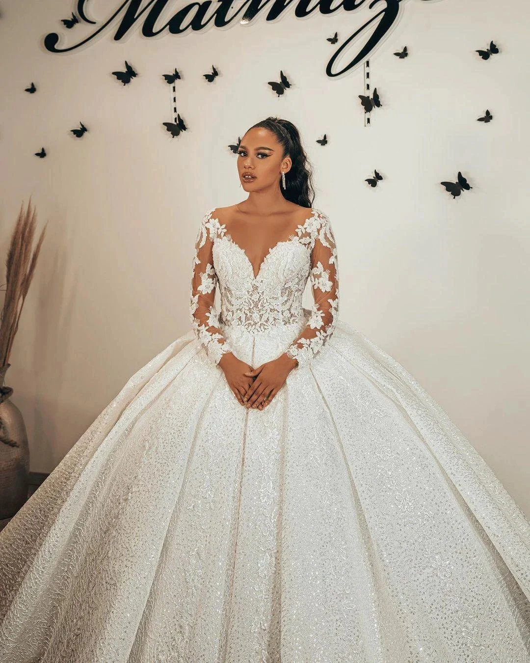 Long Ball Gown Sweetheart Appliques Lace Sequins Ruffles Wedding Dress with Sleeves - Image 2